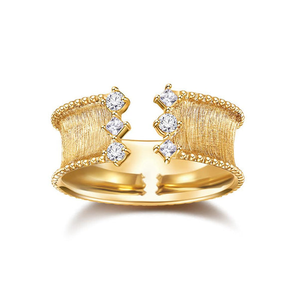 Vintage Collection -RingPRODUCT DESCRIPTION:
 STONE Diamond:
3 stones, 0.22 carat
3 Princess diamond, 0.07ct
Online prices are for reference only; all prices are based on in-store prices.
P